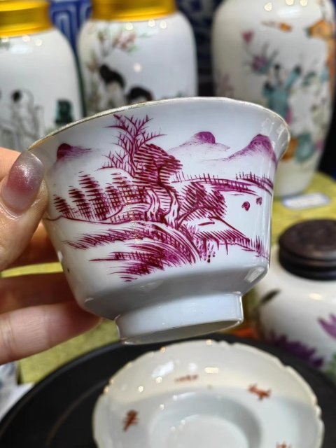 古玩陶瓷全品民國胭脂紅彩山水人物三才蓋碗拍賣,當前價格1600元