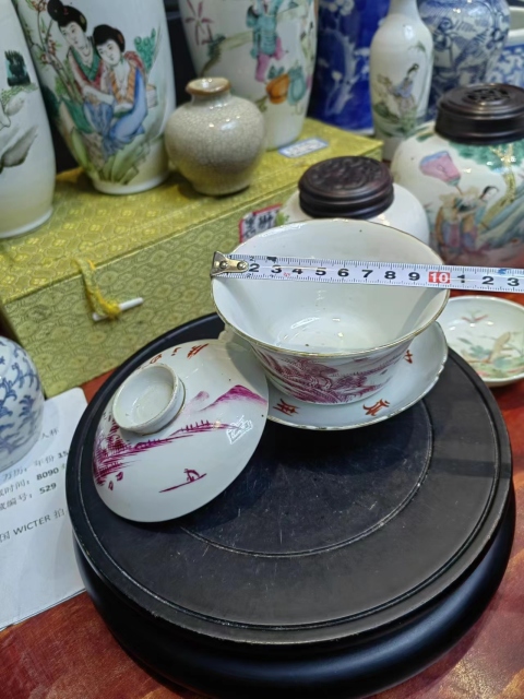 古玩陶瓷全品民國胭脂紅彩山水人物三才蓋碗拍賣,當前價格1600元