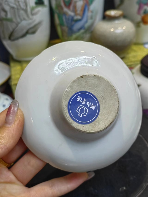 古玩陶瓷全品民國胭脂紅彩山水人物三才蓋碗拍賣,當前價格1600元