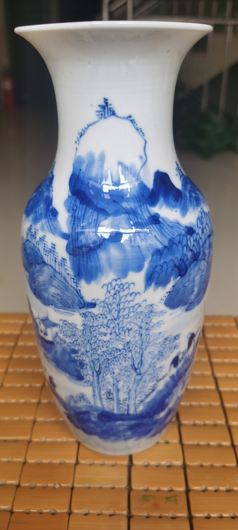 古玩陶瓷清人物山水紋瓶拍賣，當前價格4000元