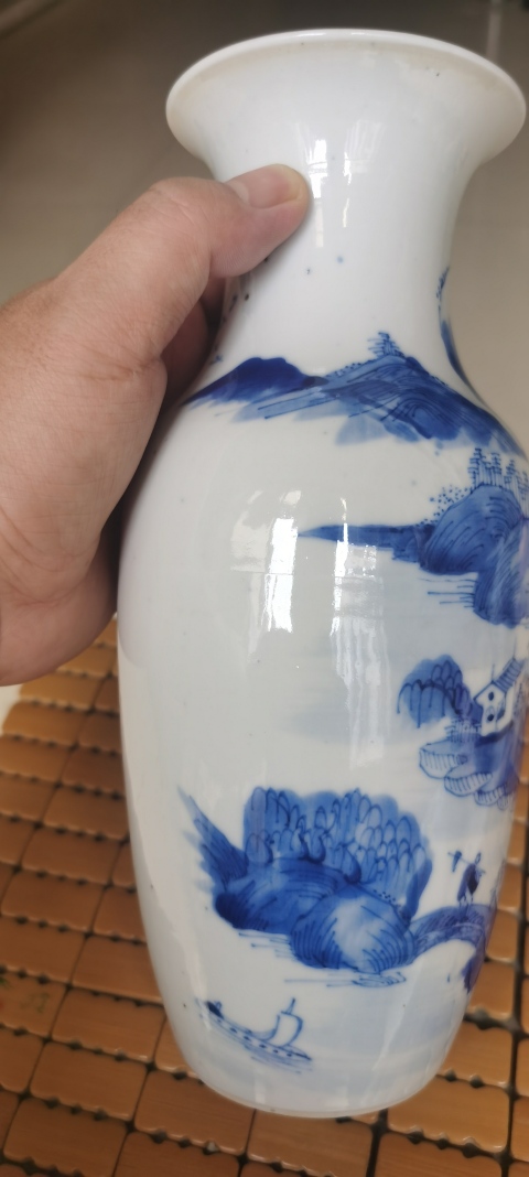 古玩陶瓷清人物山水紋瓶拍賣，當前價格4000元