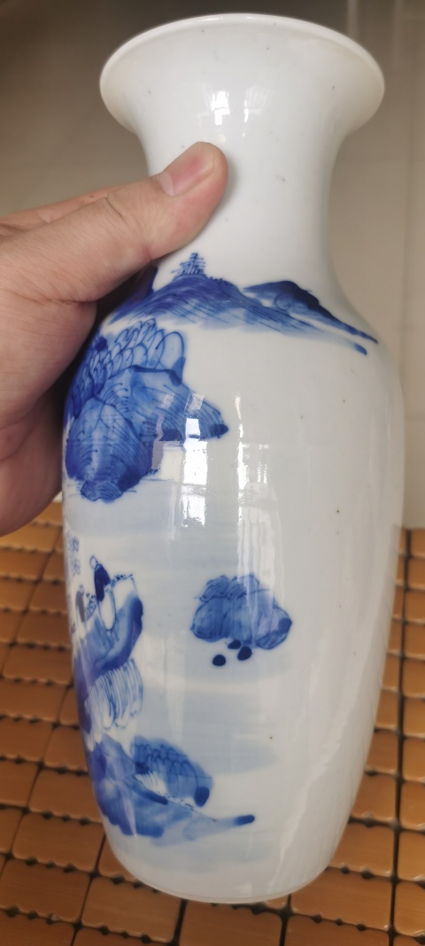 古玩陶瓷清人物山水紋瓶拍賣，當前價格4000元
