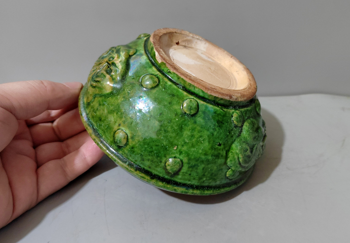 古玩陶瓷金元堆塑鼓釘獸頭紋三彩爐拍賣，當前價格9800元