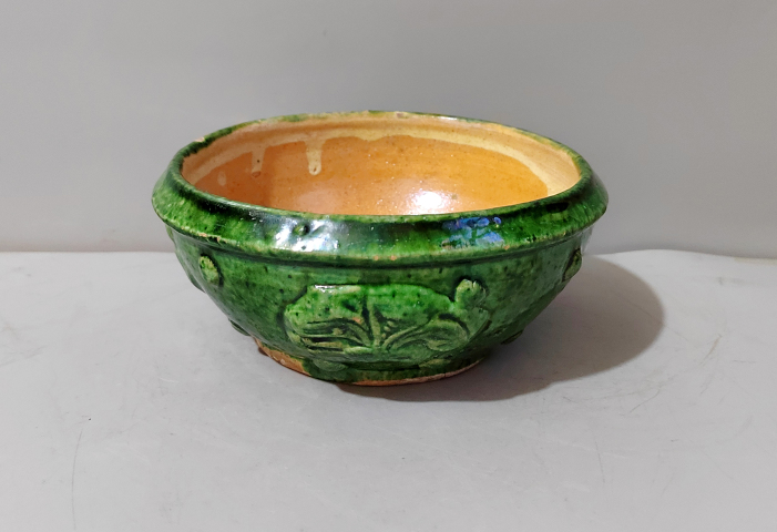 古玩陶瓷金元堆塑鼓釘獸頭紋三彩爐拍賣，當前價格9800元