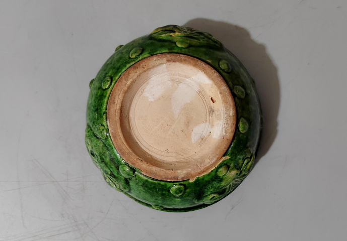 古玩陶瓷金元堆塑鼓釘獸頭紋三彩爐拍賣，當前價格9800元