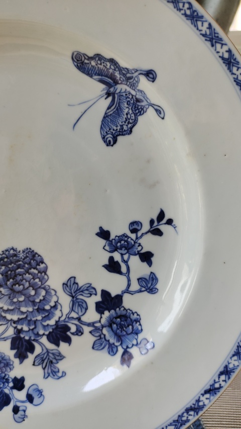 古玩陶瓷清雍正青花碟戀花紋大盤拍賣，當(dāng)前價(jià)格1200元