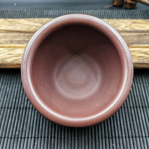 古玩雜項當代?中國(國家級)工藝美術師朱永旺蓮聚財原礦老紫泥紫砂主人杯拍賣,當前價格399元