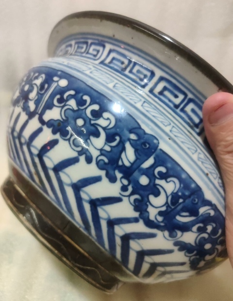 古玩陶瓷清中期，青花夔龍紋，大香爐拍賣，當前價格4444元