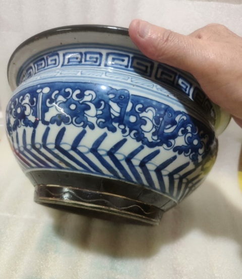 古玩陶瓷清中期，青花夔龍紋，大香爐拍賣，當前價格4444元