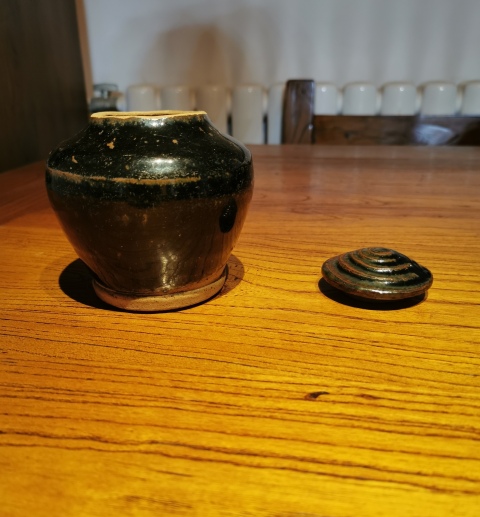 古玩陶瓷明代早期?黑釉帶蓋茶入拍賣,當前價格1350元