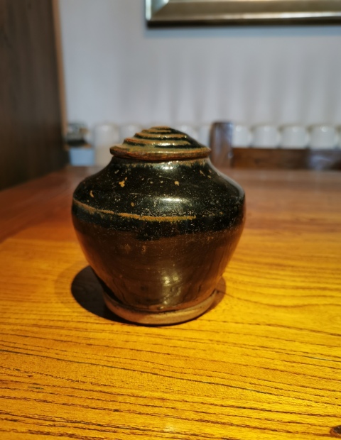 古玩陶瓷明代早期?黑釉帶蓋茶入拍賣,當前價格1350元