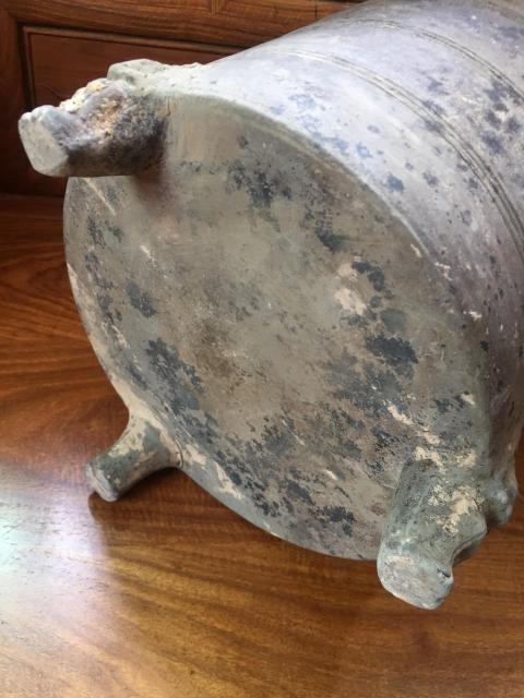 古玩陶瓷灰陶三熊足谷倉(cāng)拍賣,當(dāng)前價(jià)格3888元