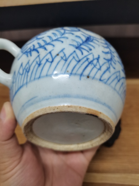 古玩陶瓷清中期青花纏枝花卉茶壺拍賣，當前價格1800元