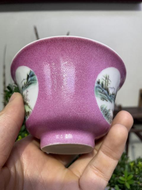 古玩陶瓷傳世胭脂紅匝道粉彩開窗山水紋杯拍賣，當前價格6800元