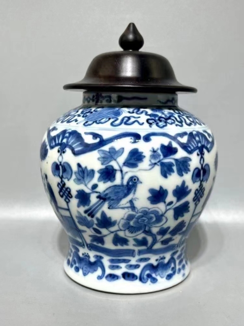 古玩陶瓷人物花鳥紋青花罐拍賣,當前價格4800元