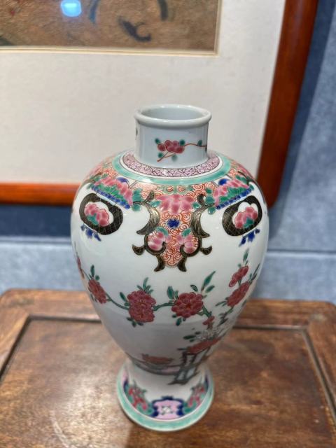 古玩陶瓷清代粉彩梅瓶拍賣,當前價格11000元