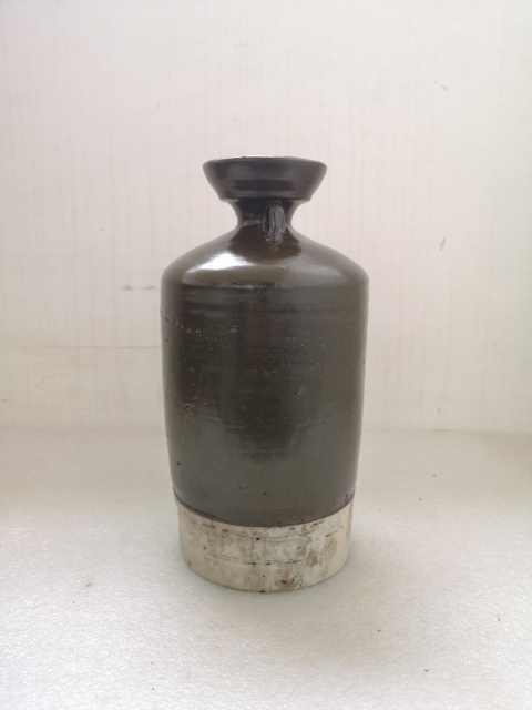 古玩陶瓷磁州窯茶葉末釉雙系盤口瓶拍賣,當(dāng)前價格580元