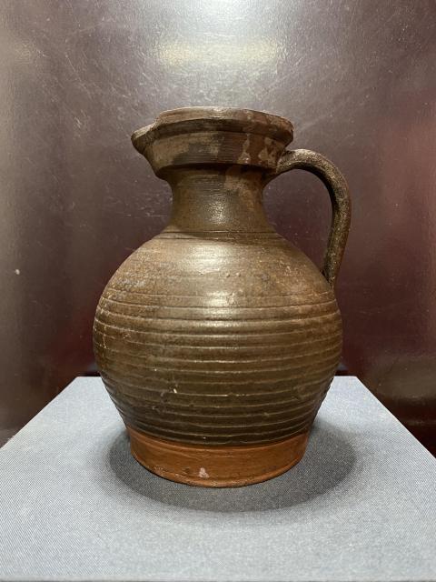 古玩陶瓷清褐色釉花澆拍賣,當前價格500元
