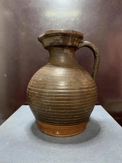 古玩陶瓷清褐色釉花澆拍賣,當前價格500元
