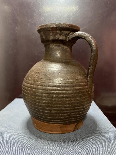 古玩陶瓷清褐色釉花澆拍賣,當前價格500元