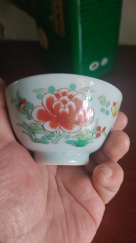 古玩陶瓷康熙傳統五彩花卉杯拍賣，當前價格12000元