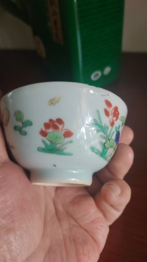 古玩陶瓷康熙傳統五彩花卉杯拍賣，當前價格12000元