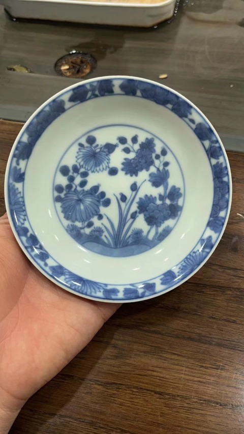 古玩陶瓷外紫金釉內青花花卉紋盤拍賣，當前價格3333元
