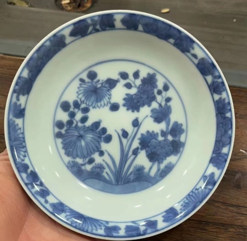 古玩陶瓷外紫金釉內青花花卉紋盤拍賣，當前價格3333元