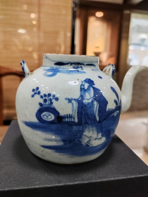 古玩陶瓷清中期青花人物指日高升紋提梁壺拍賣，當(dāng)前價格2800元