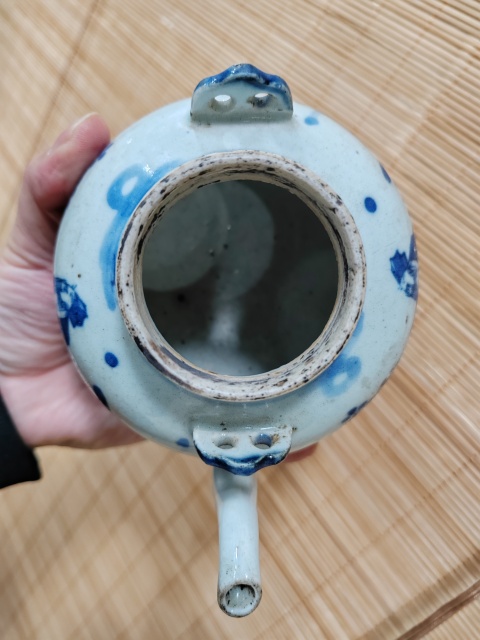 古玩陶瓷清中期青花人物指日高升紋提梁壺拍賣，當(dāng)前價格2800元