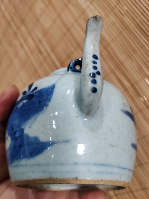 古玩陶瓷清中期青花人物指日高升紋提梁壺拍賣，當(dāng)前價格2800元