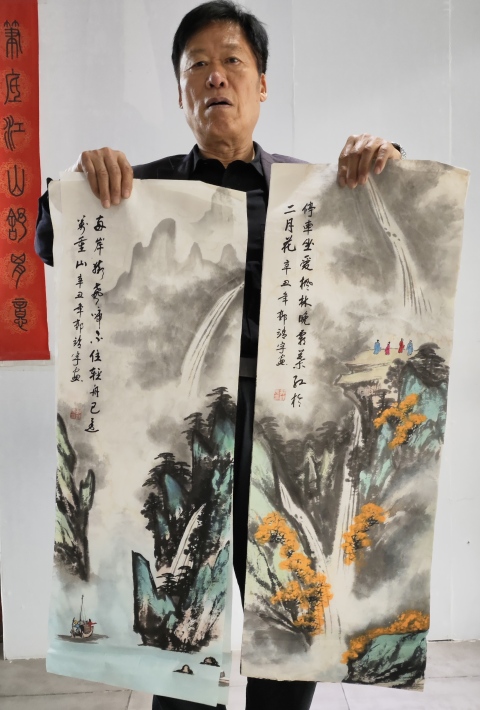 古玩字畫有合影真跡中國美術家協會會員,安徽省書協會員,香港書畫研究院副院長,新加坡華人書畫藝術理事拍賣,當前價格30000元