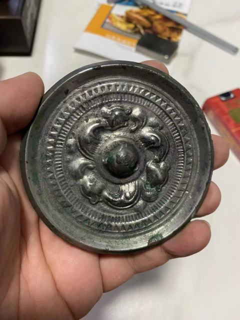 古玩銅器漢代三虎紋銅鏡拍賣,當前價格4500元