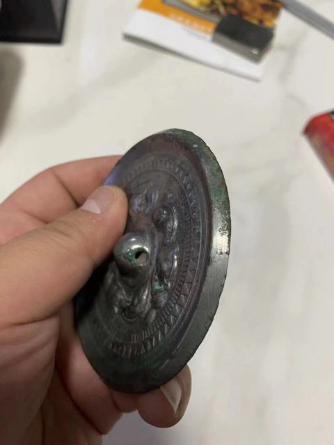 古玩銅器漢代三虎紋銅鏡拍賣,當前價格4500元