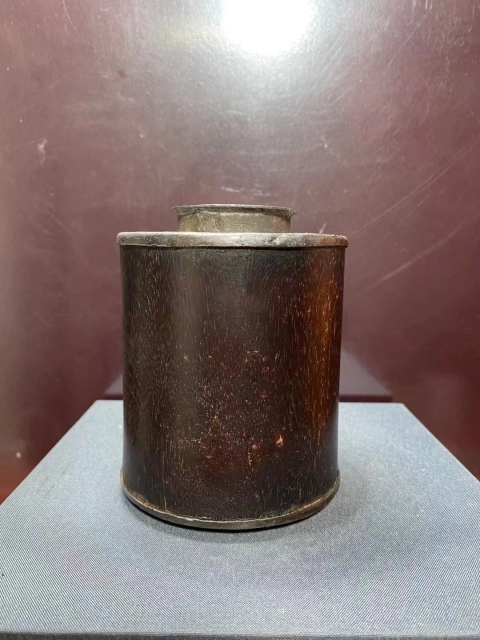 古玩雜項(xiàng)清代.紅木包錫帶楷書款茶葉罐拍賣,當(dāng)前價(jià)格1980元