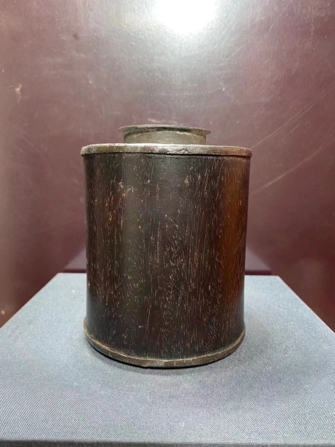 古玩雜項(xiàng)清代.紅木包錫帶楷書款茶葉罐拍賣,當(dāng)前價(jià)格1980元