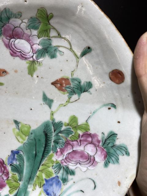 古玩陶瓷【彩頭細路】清晚期粉彩花卉紋六方貢盤拍賣，當前價格498元