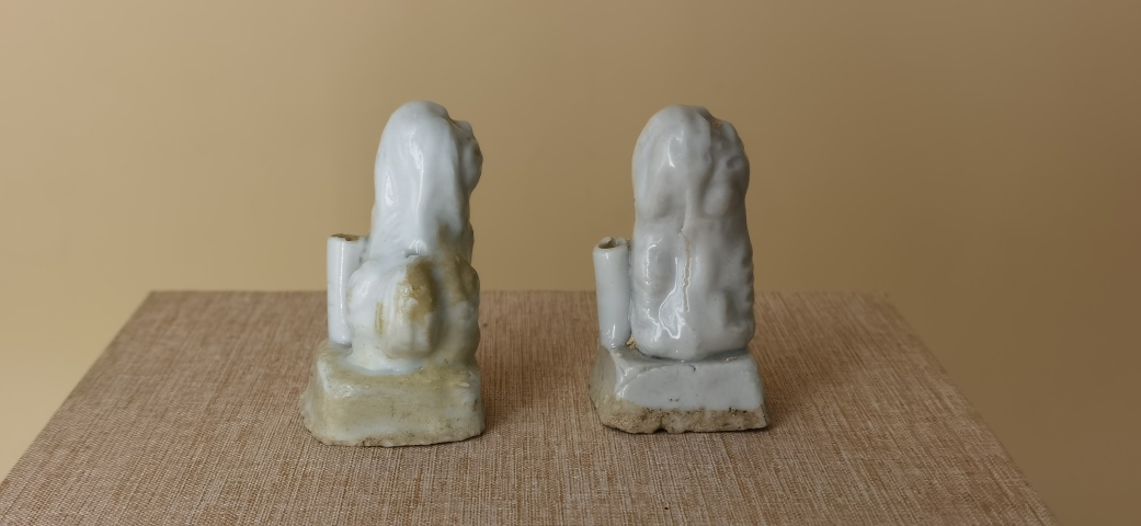 古玩陶瓷明末清初·白釉獅子香插一對(duì)拍賣，當(dāng)前價(jià)格380元