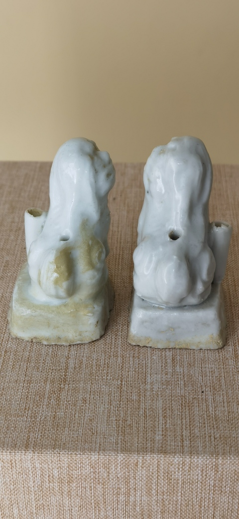 古玩陶瓷明末清初·白釉獅子香插一對(duì)拍賣，當(dāng)前價(jià)格380元