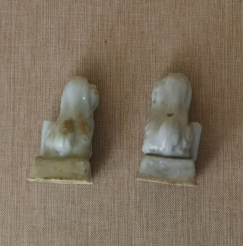 古玩陶瓷明末清初·白釉獅子香插一對(duì)拍賣，當(dāng)前價(jià)格380元