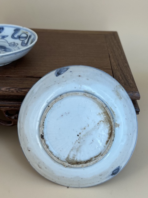 古玩陶瓷明代晚期·青花花卉紋盤一對拍賣,當前價格1080元