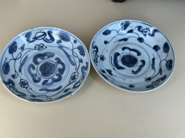 古玩陶瓷明代晚期·青花花卉紋盤一對拍賣,當前價格1080元