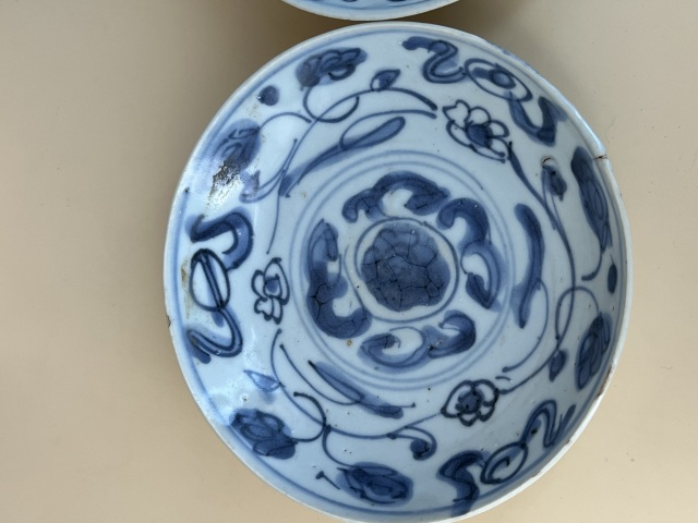 古玩陶瓷明代晚期·青花花卉紋盤一對拍賣,當前價格1080元