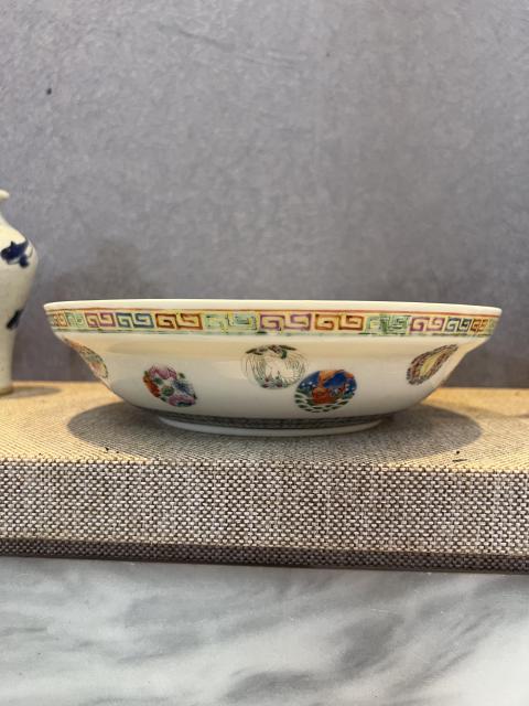 古玩陶瓷【精品】粉彩皮球花大碗拍賣，當前價格2850元