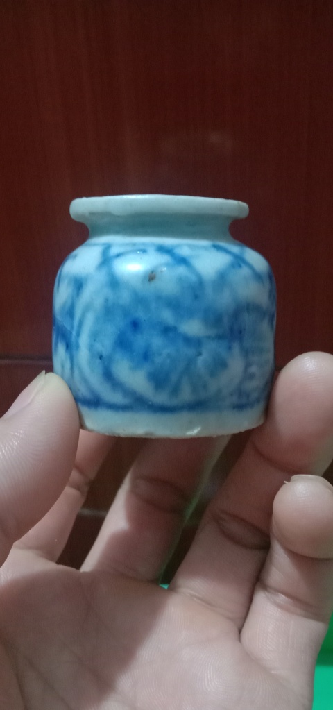 古玩陶瓷清中期.淡描青花花卉紋水盂及海棠小盤330拍賣,當(dāng)前價(jià)格330元