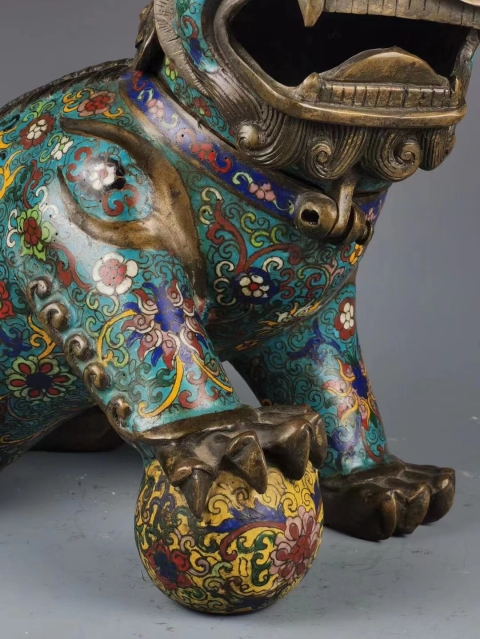 古玩銅器景泰藍獅子拍賣,當前價格45600元