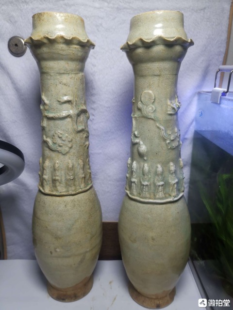 古玩陶瓷青白釉貼塑人物和龍紋皈依瓶一對拍賣,當前價格900元