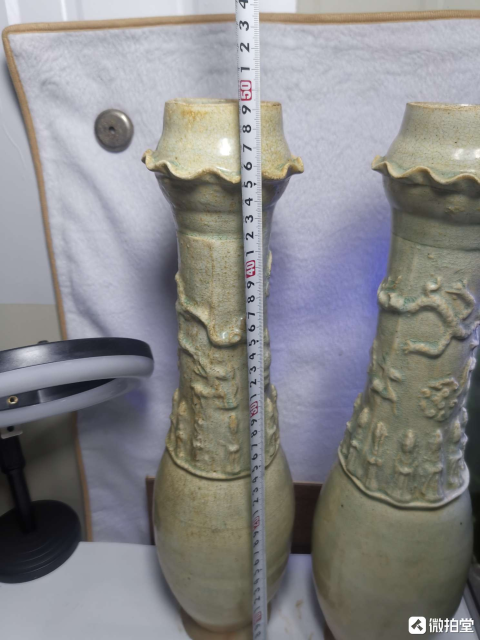 古玩陶瓷青白釉貼塑人物和龍紋皈依瓶一對拍賣,當前價格900元