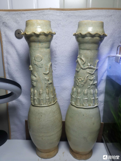 古玩陶瓷青白釉貼塑人物和龍紋皈依瓶一對拍賣,當前價格900元