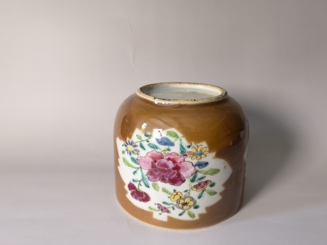 古玩陶瓷粉彩花卉紋蓋罐拍賣，當前價格2600元